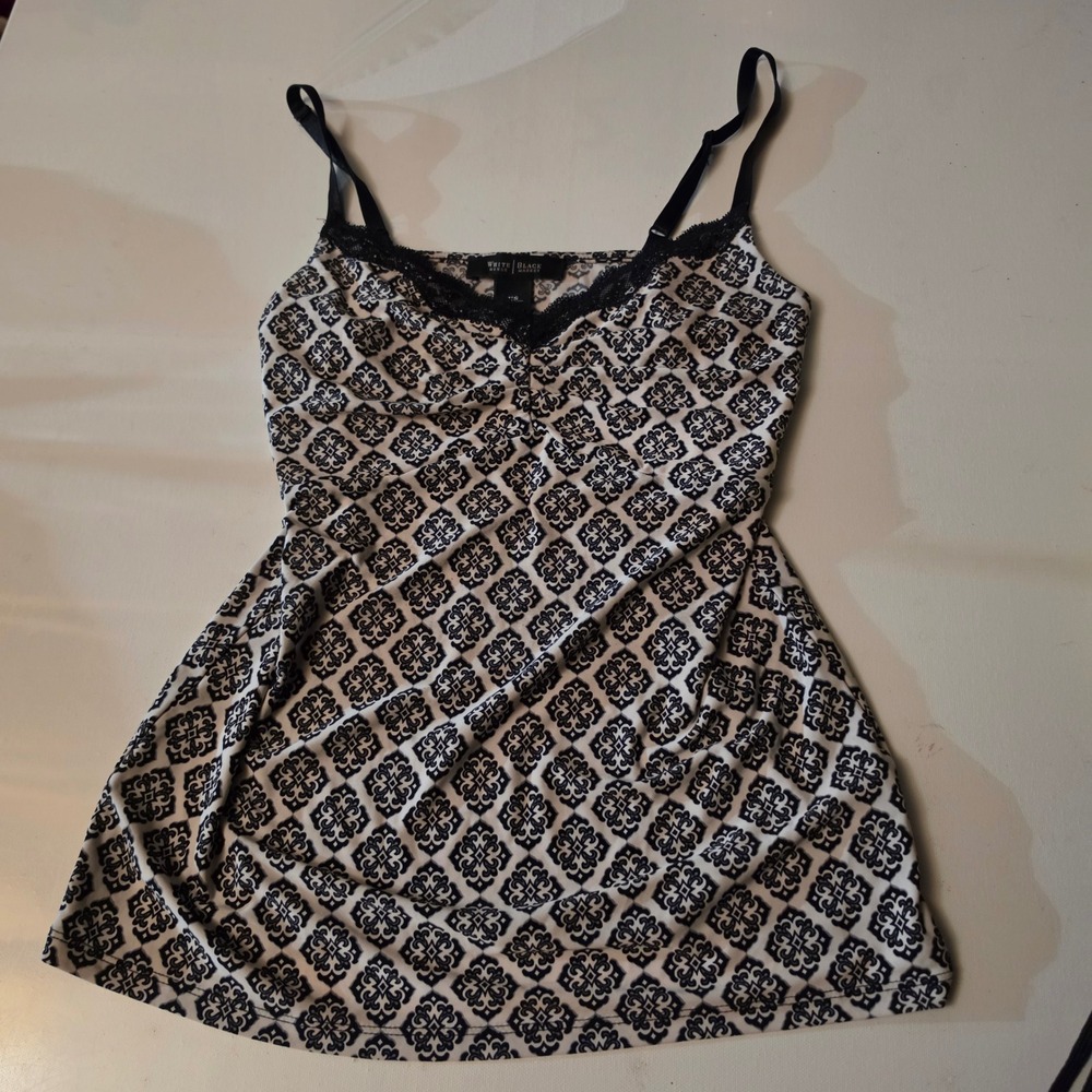 White House Black Market XS Camisole Black White Lace Trim Damask Print Top